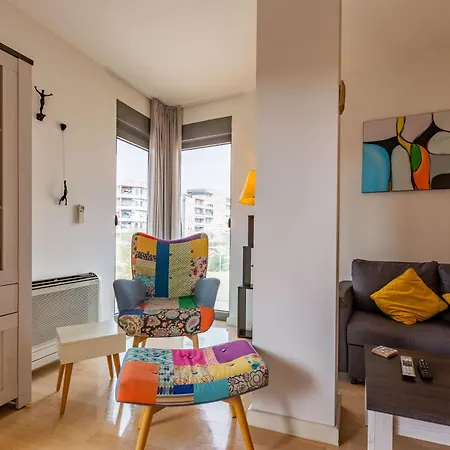 Fiorella 2 Bdr With Balcony Apartment *