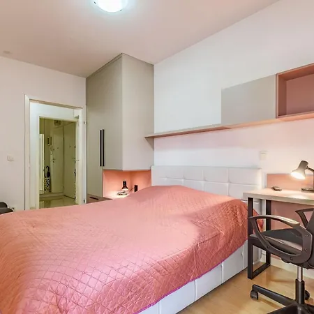 Fiorella 2 Bdr With Balcony