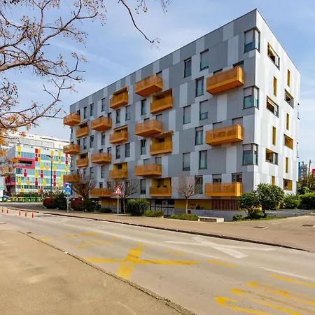 Fiorella 2 Bdr With Balcony